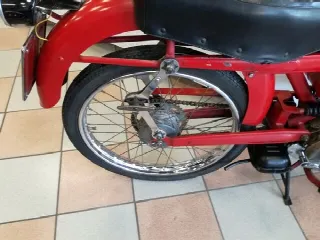 Foto 2 di 8: Moto Guzzi Cardellino