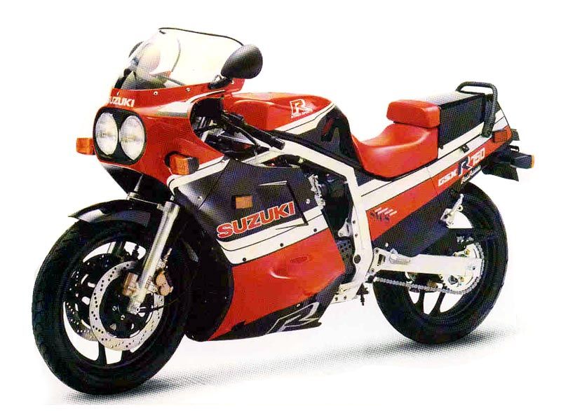 Suzuki GSX-R750, la prima anticipazione dell’era moderna