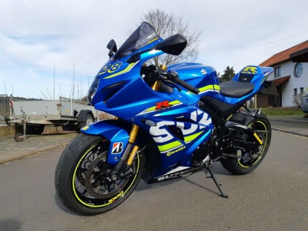 Suzuki GSR-R