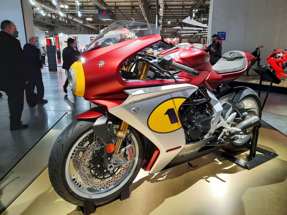Mercato delle moto: fine-anno tra bilanci e speranze