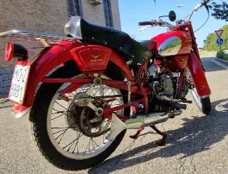 Foto 3 di 8: Moto Guzzi Airone 250 cc sport