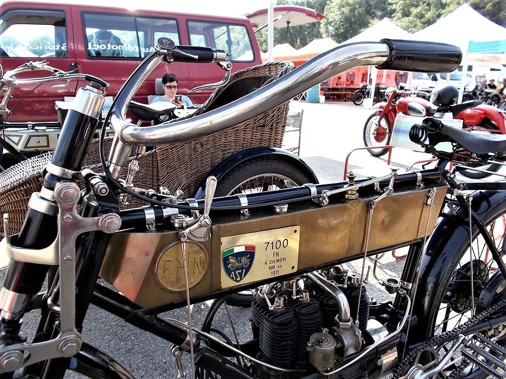 "ASIMOTOSHOW 2018": moto d'epoca a perdita d'occhio