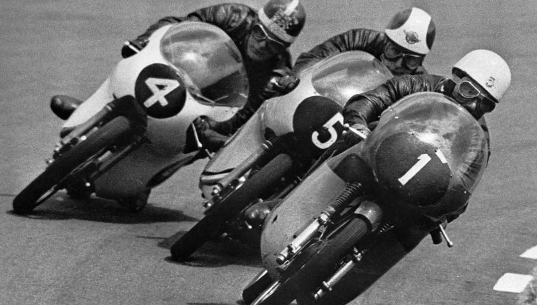 UNA GLORIA DEL MOTOCICLISMO SPORTIVO DEGLI ANNI 1950/1960: CARLO UBBIALI