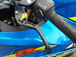 Foto 2 di 6: Suzuki GSR-R
