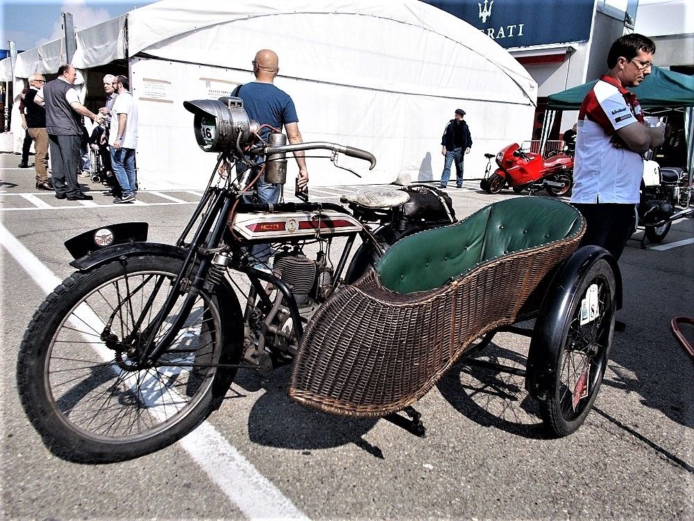 "ASIMOTOSHOW 2018": moto d'epoca a perdita d'occhio
