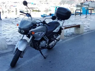 Foto 3 di 6: BMW Motorcycles F650CS Scarver