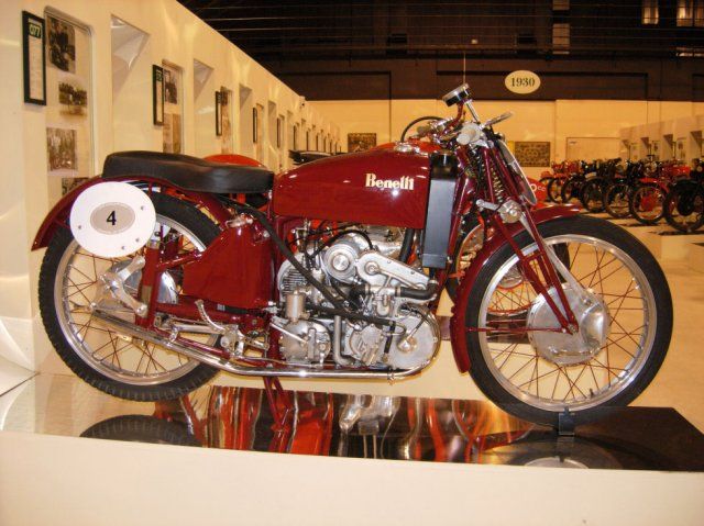 Scompiglio nel mondo delle moto d'epoca
