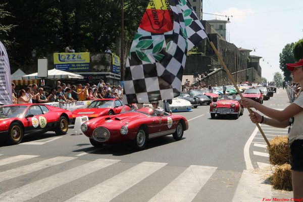 OldCar24 Media Partner & Sponsor del Bergamo Historic Gran Prix 2026: edizione straordinaria con oltre 80 auto in corsa sul Circuito delle Mura