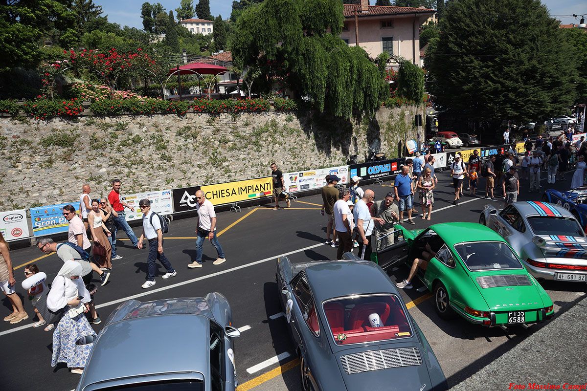 OldCar24 Media Partner & Sponsor del Bergamo Historic Gran Prix 2026: edizione straordinaria con oltre 80 auto in corsa sul Circuito delle Mura