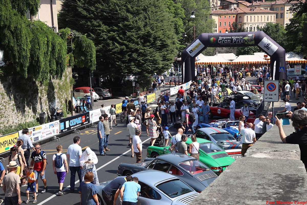 OldCar24 Media Partner & Sponsor del Bergamo Historic Gran Prix 2026: edizione straordinaria con oltre 80 auto in corsa sul Circuito delle Mura