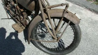 Foto 3 di 7: Indian V-Twin