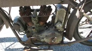 Foto 5 di 7: Indian V-Twin