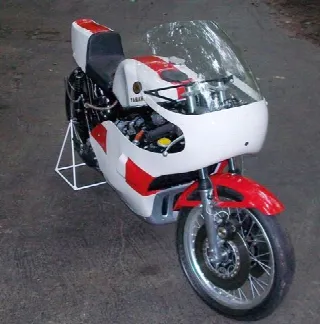 Foto 2 di 7: Yamaha 750