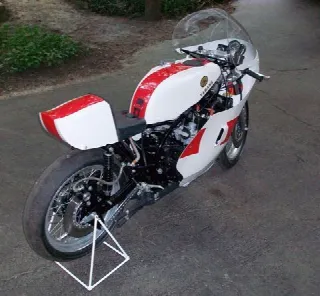 Foto 3 di 7: Yamaha 750