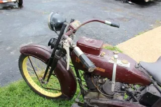 Foto 5 di 6: Harley Davidson J