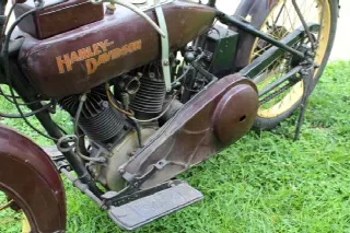 Foto 2 di 6: Harley Davidson J