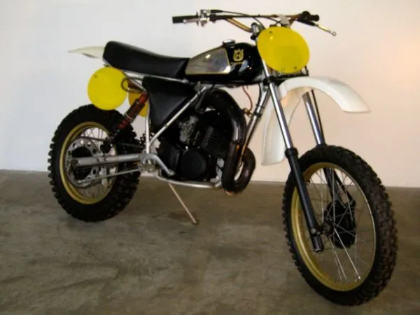 Husqvarna CR 390