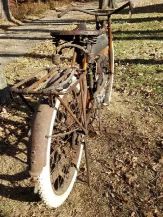 Foto 3 di 8: Flying Merkel