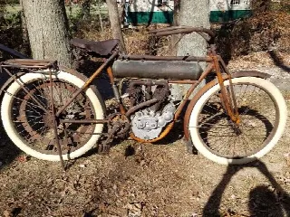 Foto 7 di 8: Flying Merkel