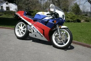 Foto 1 di 6: Honda Motorcycles RC30