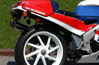 Foto 5 di 6: Honda Motorcycles RC30