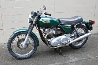Foto 1 di 6: Norton Commando