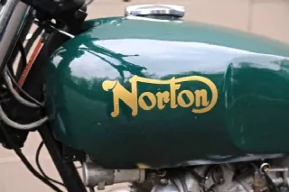 Foto 4 di 6: Norton Commando