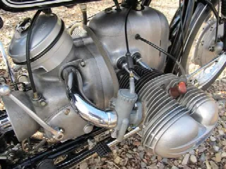 Foto 4 di 6: BMW Motorcycles R68