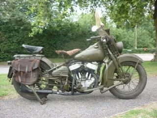 Foto 2 di 5: Harley Davidson WLC