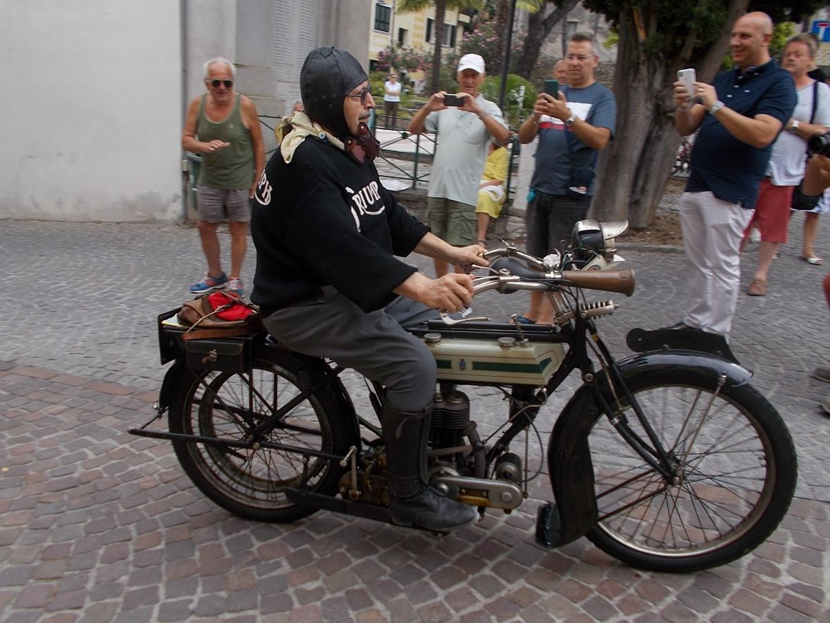 Festa delle moto centenarie alla XI edizione della “Settimana Motoristica Bresciana”