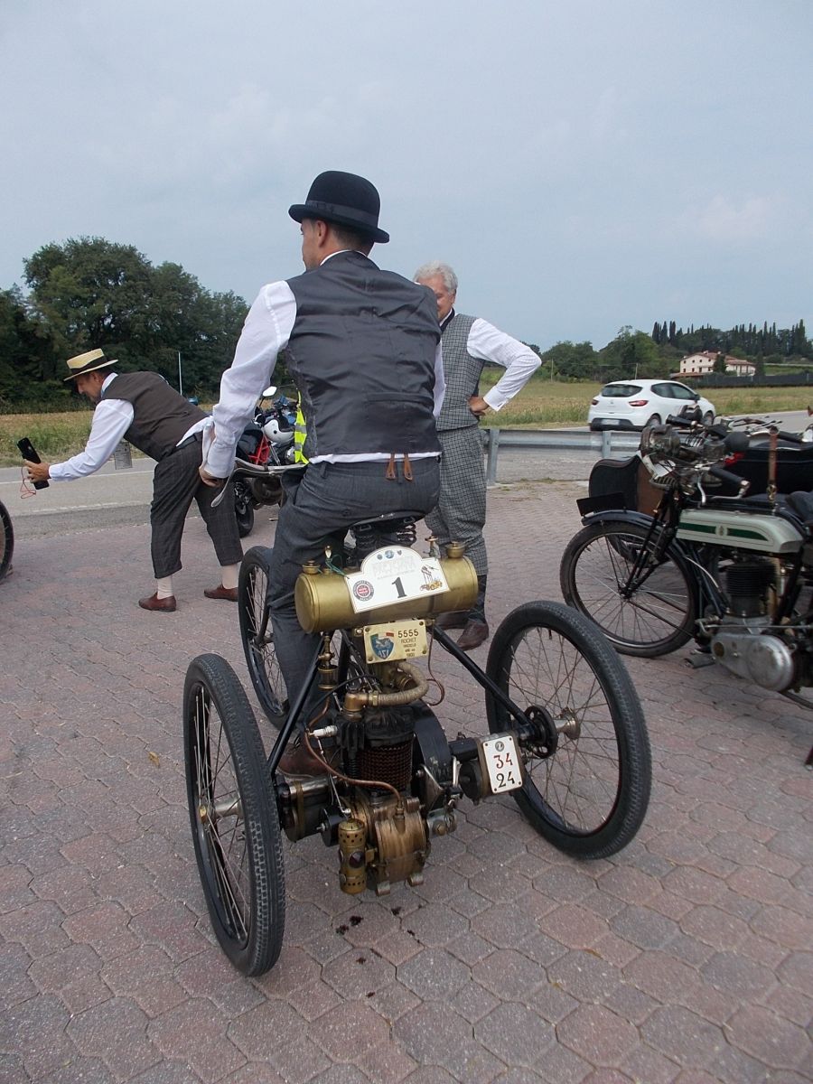 Festa delle moto centenarie alla XI edizione della “Settimana Motoristica Bresciana”