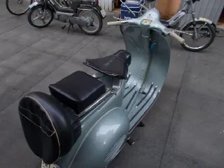 Foto 4 di 5: Piaggio vespa 150 VB1T
