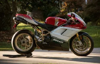 Foto 2 di 6: Ducati 1098