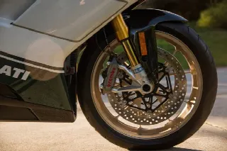Foto 5 di 6: Ducati 1098