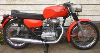 Foto 4 di 6: Ducati Monza