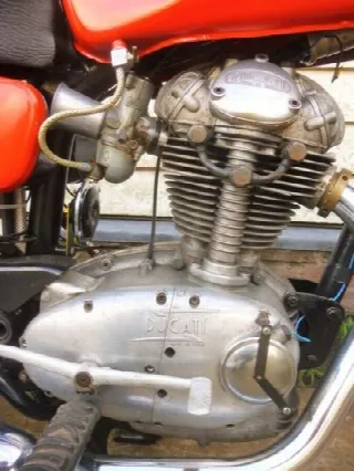 Foto 3 di 6: Ducati Monza