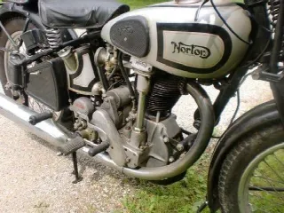 Foto 4 di 6: Norton CS