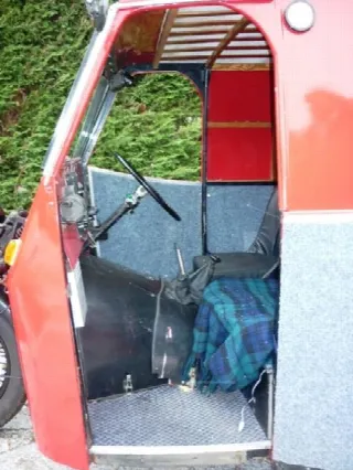Foto 6 di 6: Raleigh Van