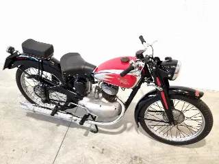 Foto 15 di 18: Moto Morini 125 Turismo primo tipo