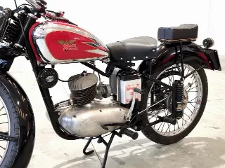 Foto 4 di 18: Moto Morini 125 Turismo primo tipo