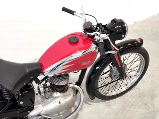 Foto 8 di 18: Moto Morini 125 Turismo primo tipo