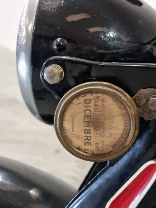 Foto 12 di 15: Moto Morini 125 2T Turismo
