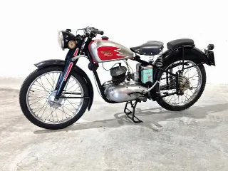 Foto 15 di 15: Moto Morini 125 2T Turismo