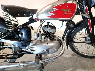 Foto 3 di 15: Moto Morini 125 2T Turismo