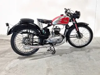 Foto 4 di 15: Moto Morini 125 2T Turismo
