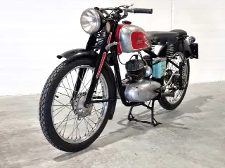 Foto 6 di 15: Moto Morini 125 2T Turismo
