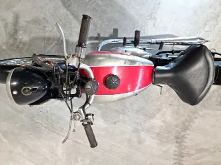 Foto 7 di 15: Moto Morini 125 2T Turismo
