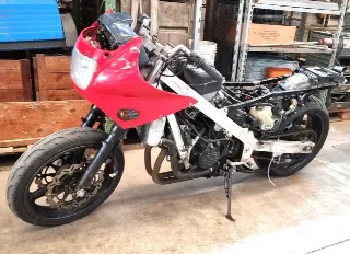 Foto 2 di 7: HONDA VFR 750