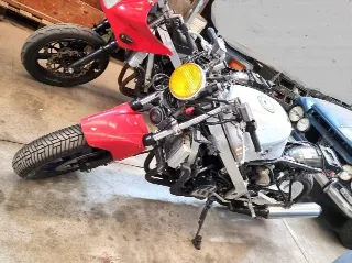 Foto 3 di 7: HONDA VFR 750