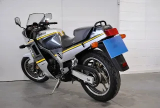 Foto 17 di 19: Yamaha FZ 750 FMI UNIPRO REALE !!!